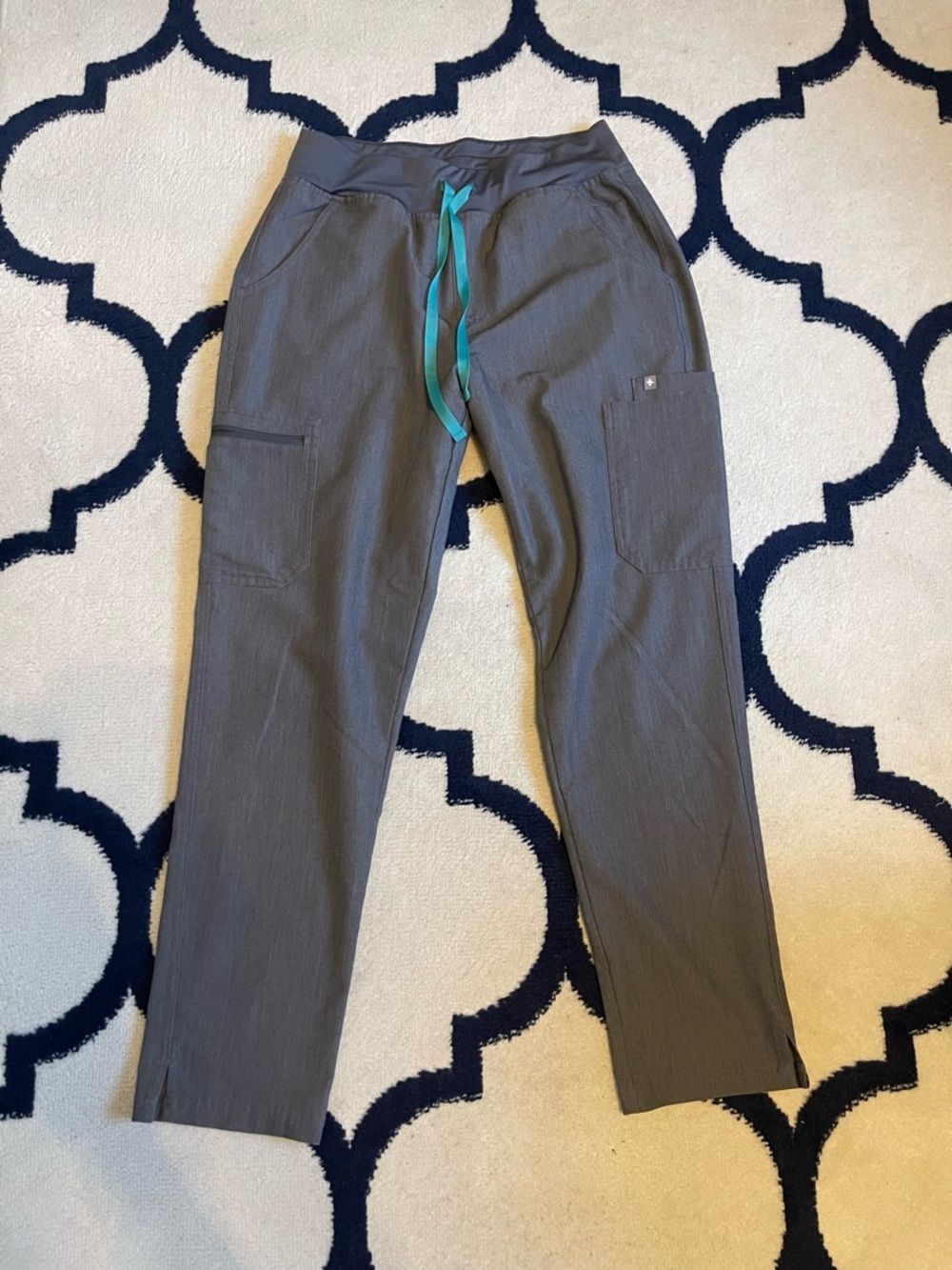 Figs Women’s Straight Leg Gray Scrub Pants